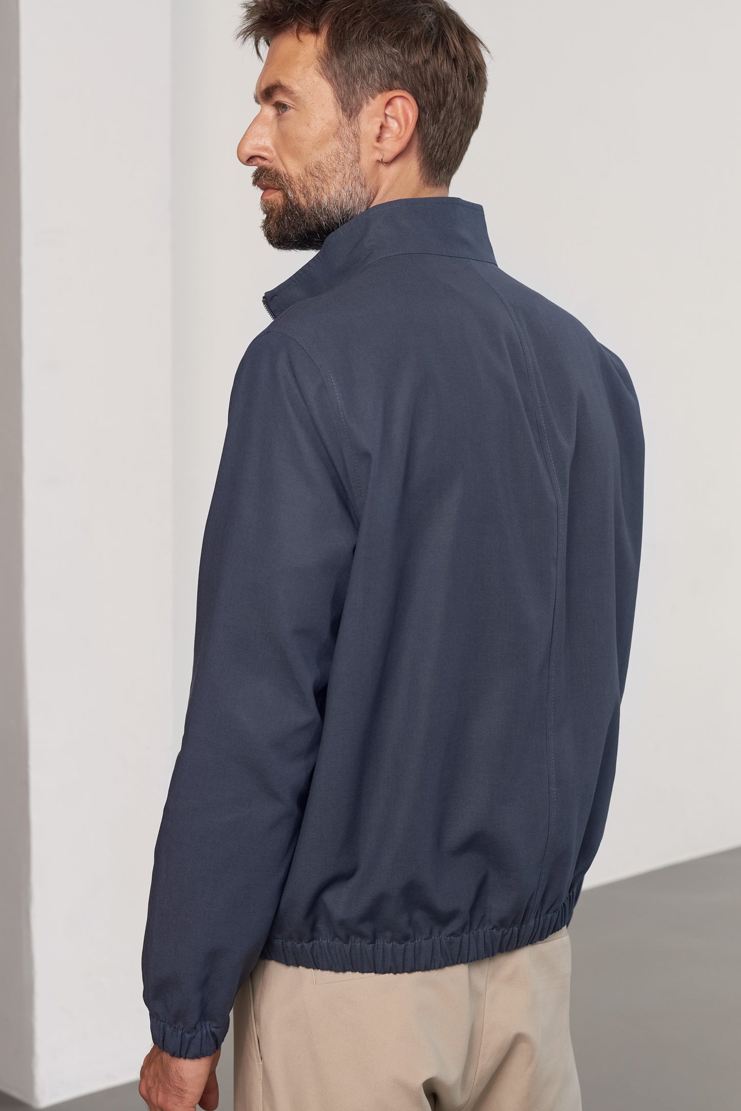 About Companions Juri Jacke