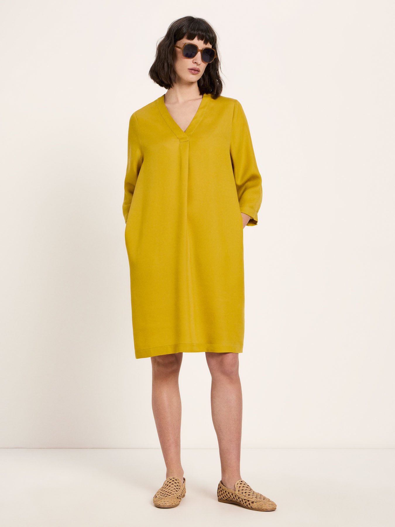 Lanius Kleid mit V-Ausschnitt