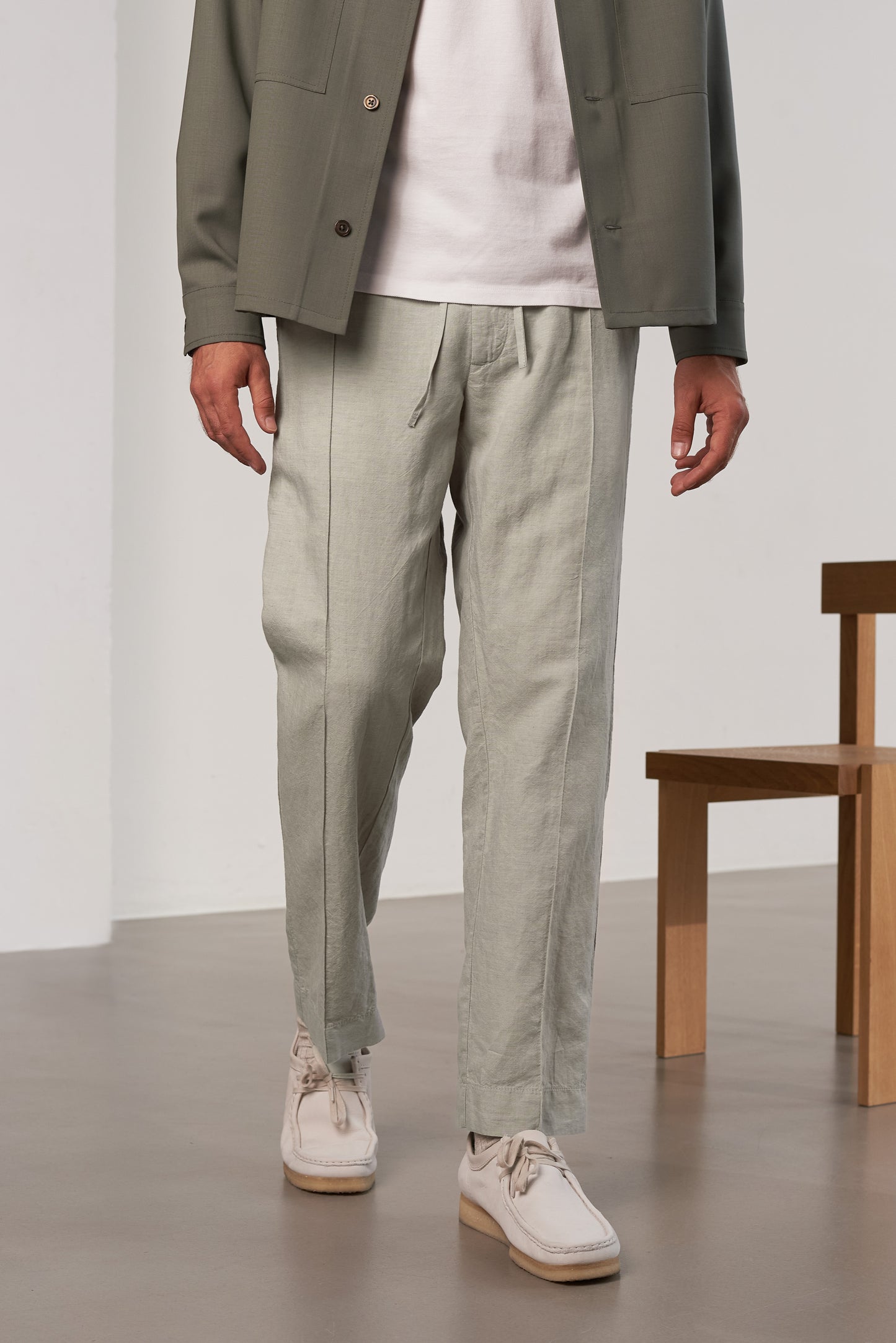 About Companions Magnus Leinenhose